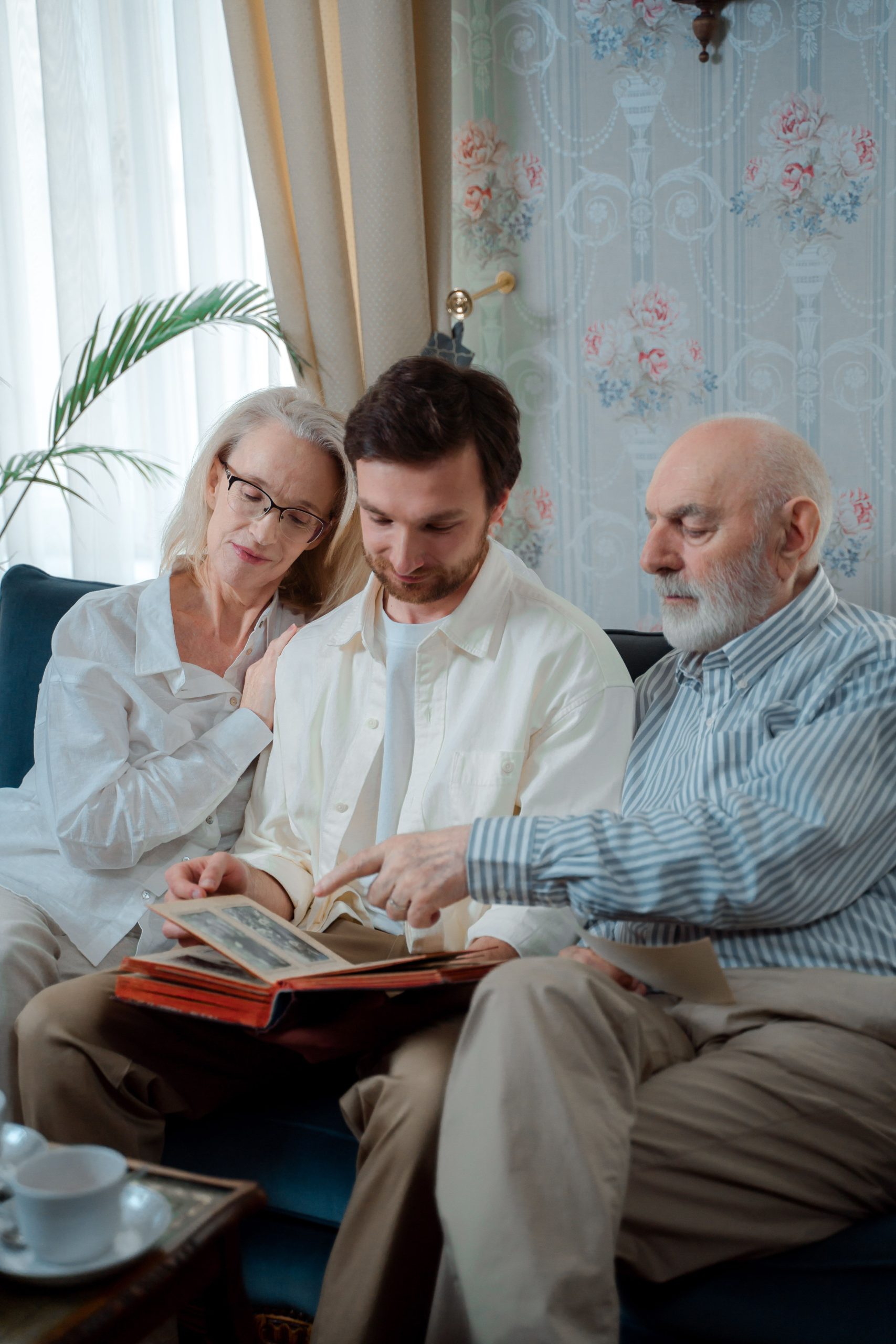 Tips for Family Members Balancing Work, Life, and Elder Care